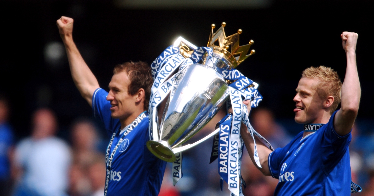 Chelsea's Arjen Robben and Damien Duff lift the Premier League trophy, May 2005.