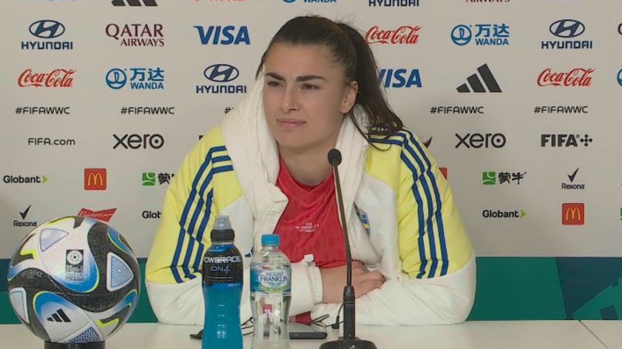 Zećira Mušović was asked if she knew Zlatan Ibrahimović.